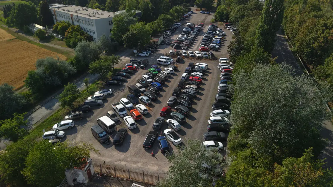 Letecký pohled na parkoviště – Praha 6 – Ruzyně